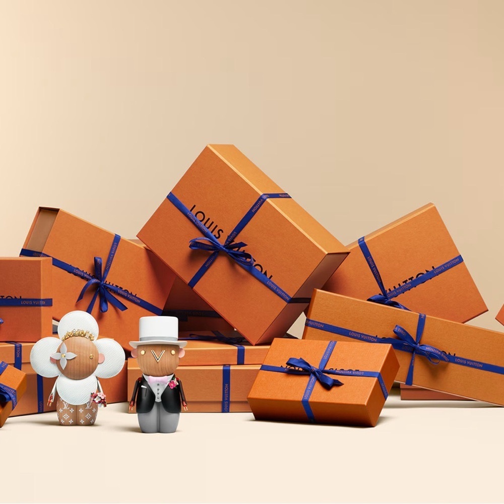 Authentic Louis Vuitton 🍊 XL BUNDLE
5 -Storage Boxes & 12 -Dust Bags - Picture 15 of 16